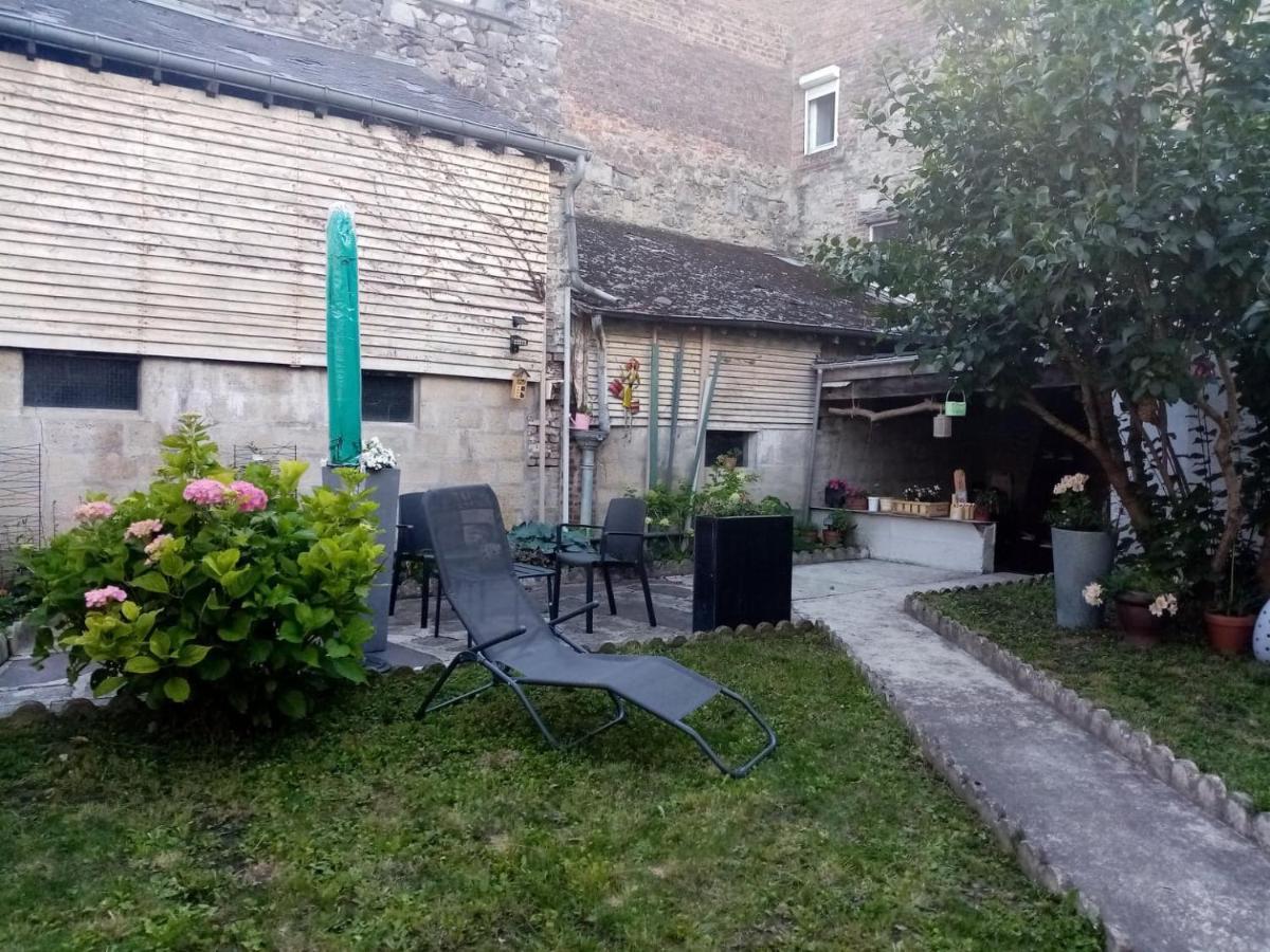 Apartamento Philoxenia Givet Exterior foto